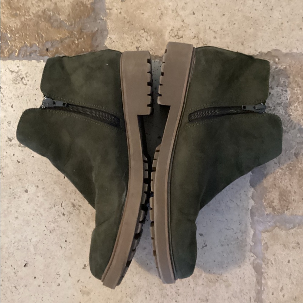 Espirt green suede side zip booties-SZ 7.5
H4